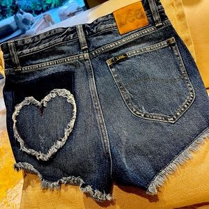 Lee Cut Off Shorts Heart Patch Womens Size 28 Blue Denim Lee Is Love